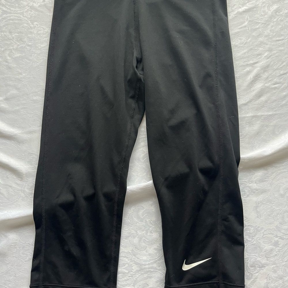 Nike Kids Black Athletic Bottoms capris size xl girls